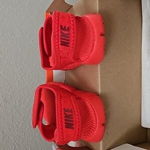 Nike adjustable sandals